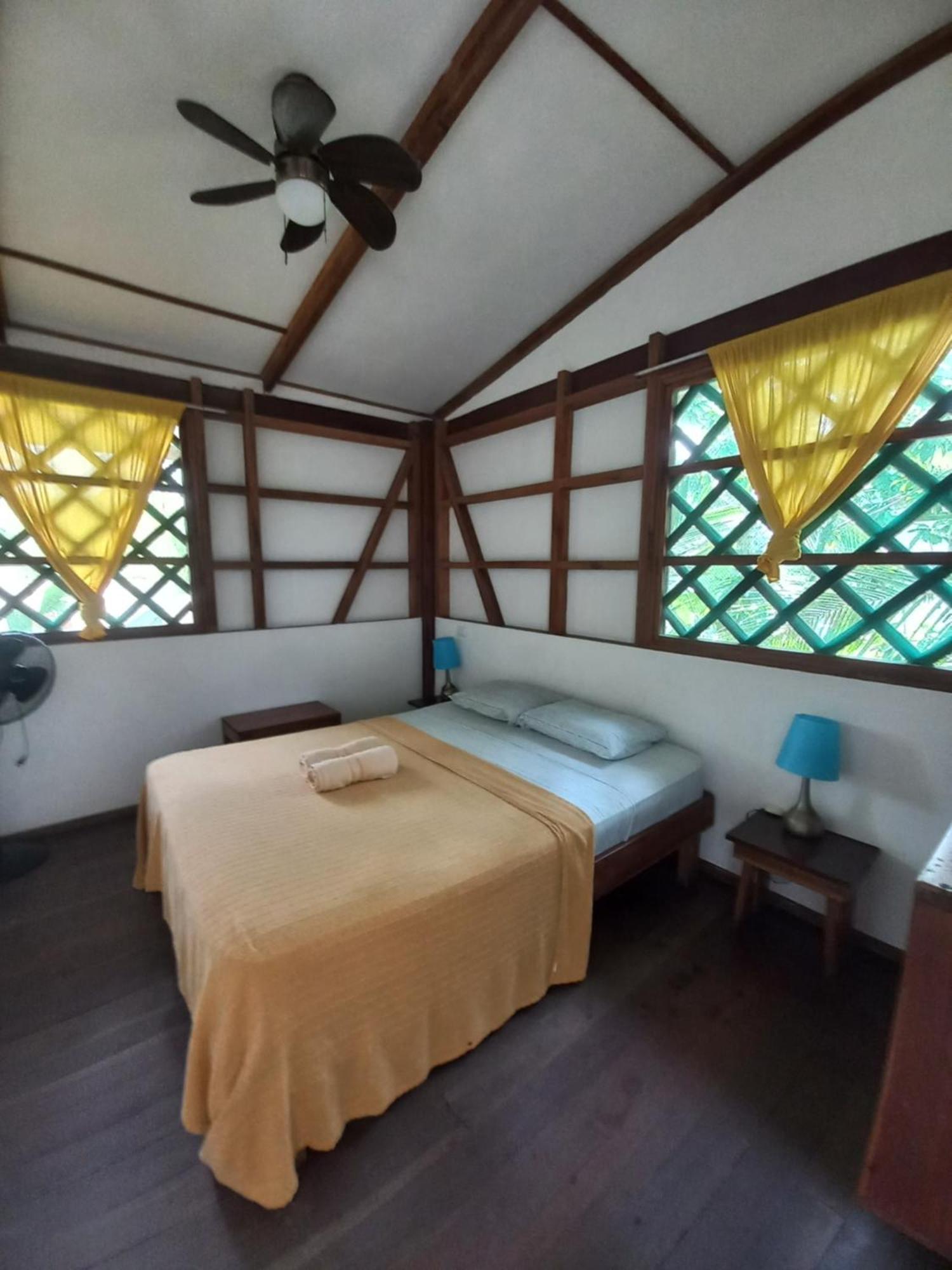 Pagalu Hostel Puerto Viejo de Talamanca エクステリア 写真